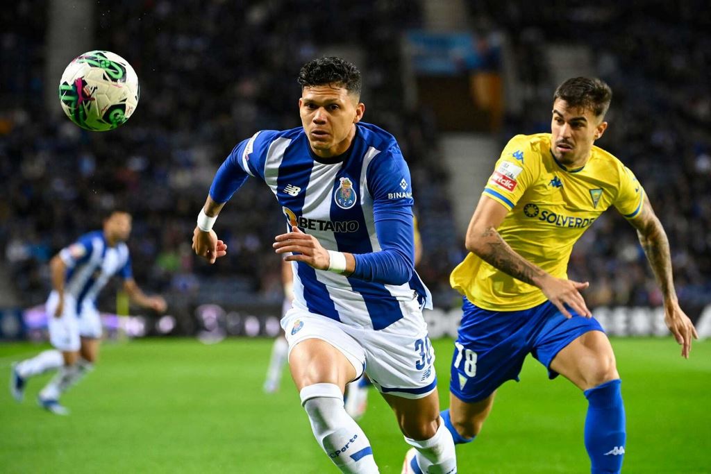 Soi kèo Estoril vs Porto 03h45 ngày 10/1